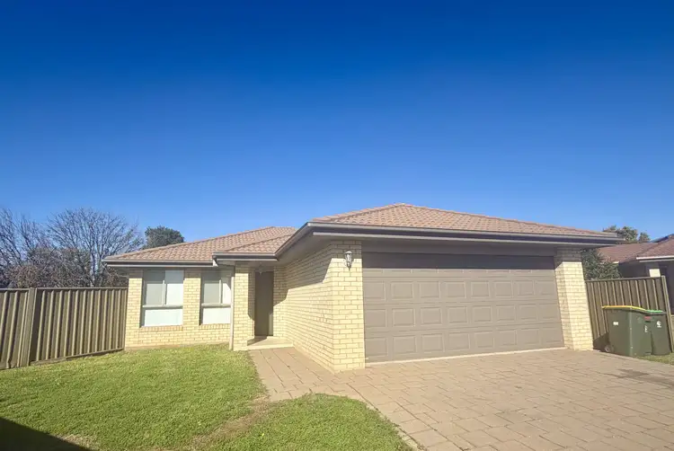 16 Thornett Place