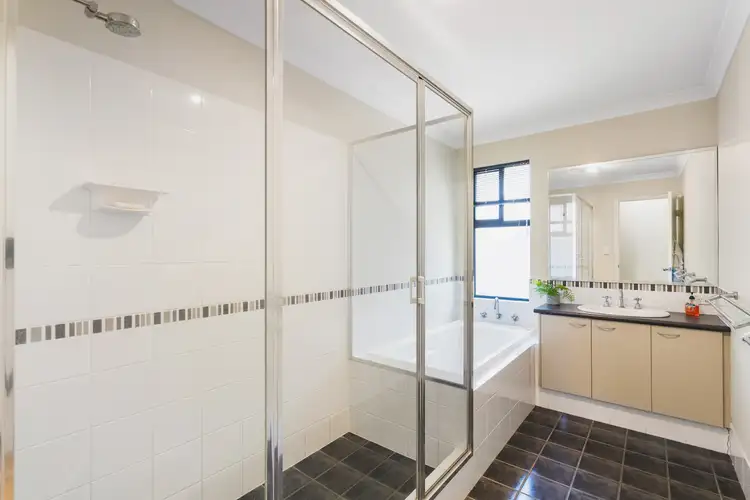 Sixth view of Homely house listing, 5 Cezanne Way, Yalyalup WA 6280