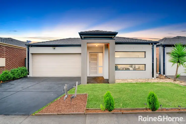 8 Cordyline Grove, Craigieburn VIC 3064