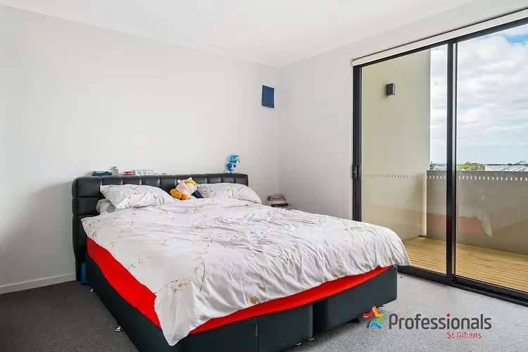 Seventh view of Homely house listing, 4 Callow Walk, St Albans VIC 3021