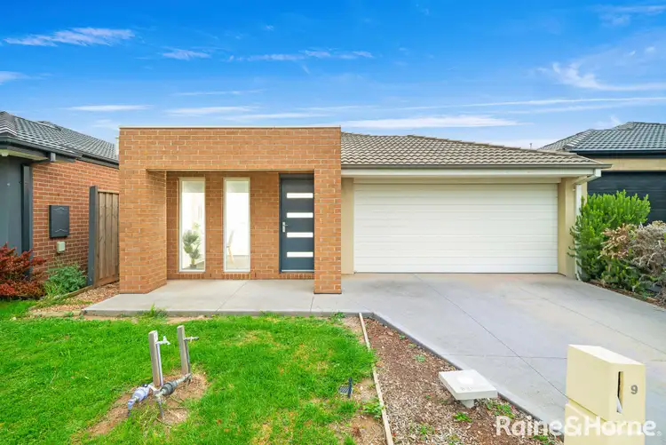 2/3 Barlow Circuit, Tarneit VIC 3029