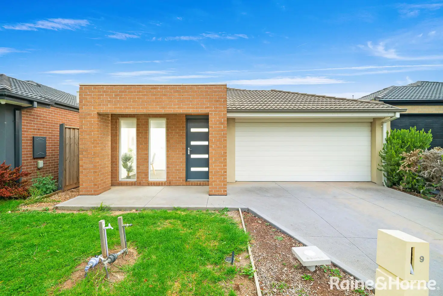 Main view of Homely house listing, 2/3 Barlow Circuit, Tarneit VIC 3029
