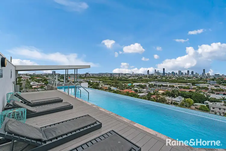 2036/123 Cavendish Road, Coorparoo QLD 4151