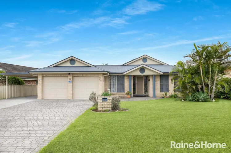 13 Carrington Park Drive, Nowra NSW 2541