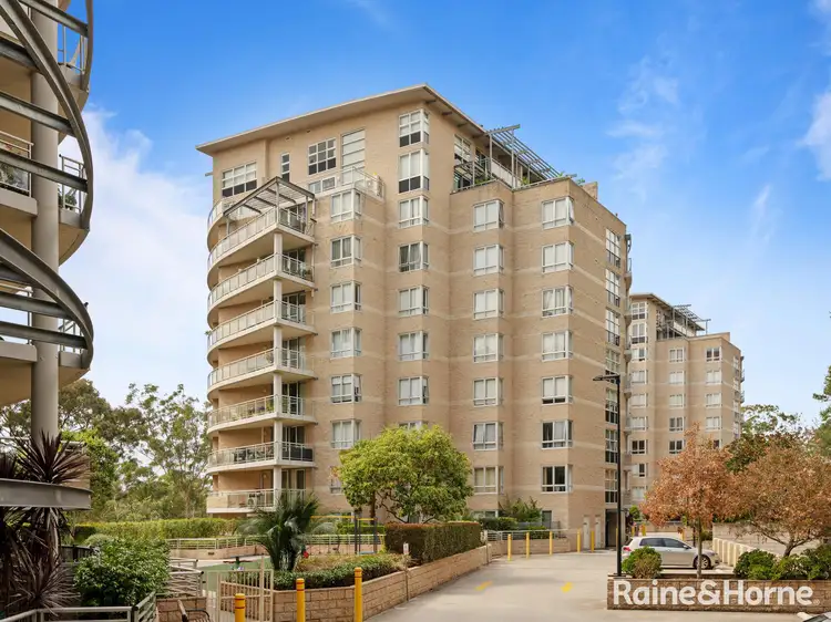 215/80 John Whiteway Drive, Gosford NSW 2250