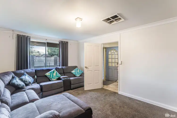 Sixth view of Homely house listing, 6 Heron Court, Camillo WA 6111