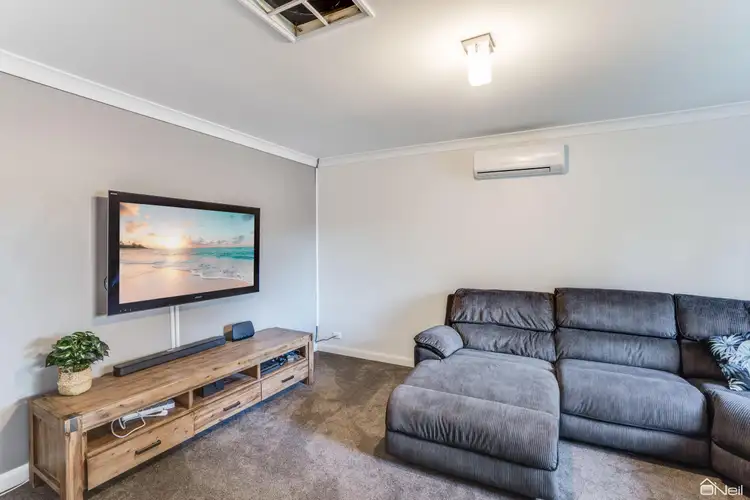 Seventh view of Homely house listing, 6 Heron Court, Camillo WA 6111