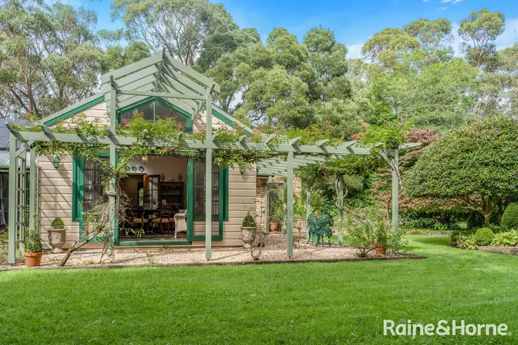 8 Casuarina Crescent, Fitzroy Falls NSW 2577