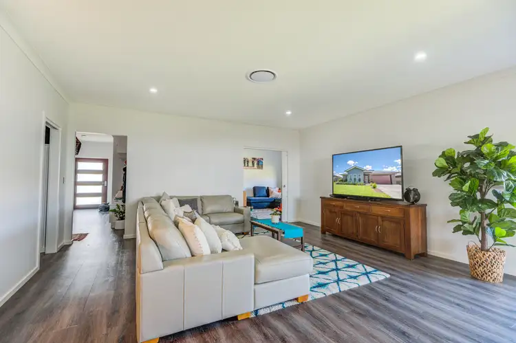 Fifth view of Homely house listing, 10 Angus Place, Tamworth NSW 2340