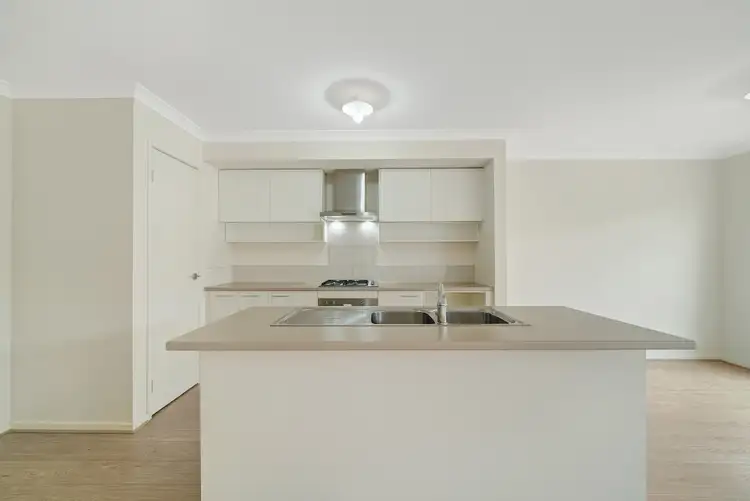 Fifth view of Homely house listing, 25 Swainson Close, Tarneit VIC 3029