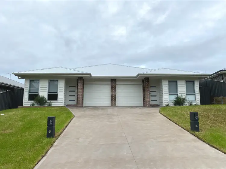 24 Macquarie Drive