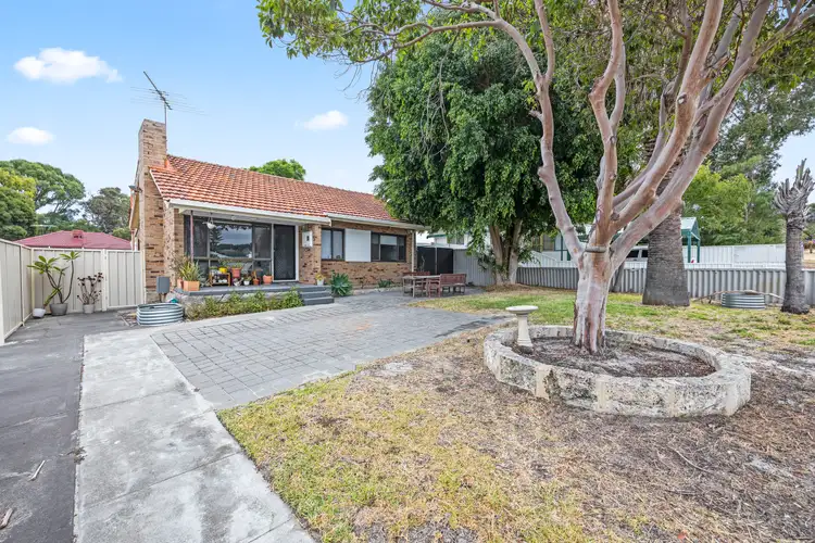 11 Williams Road, Coolbellup WA 6163