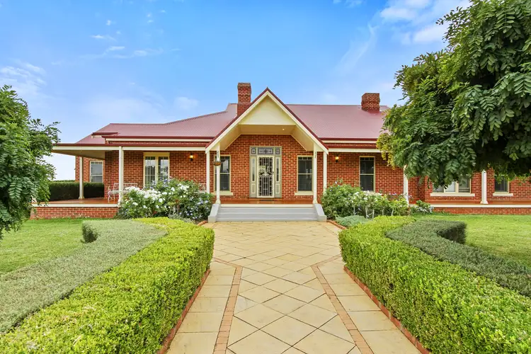 16 Woodswallow Close, Tamworth NSW 2340