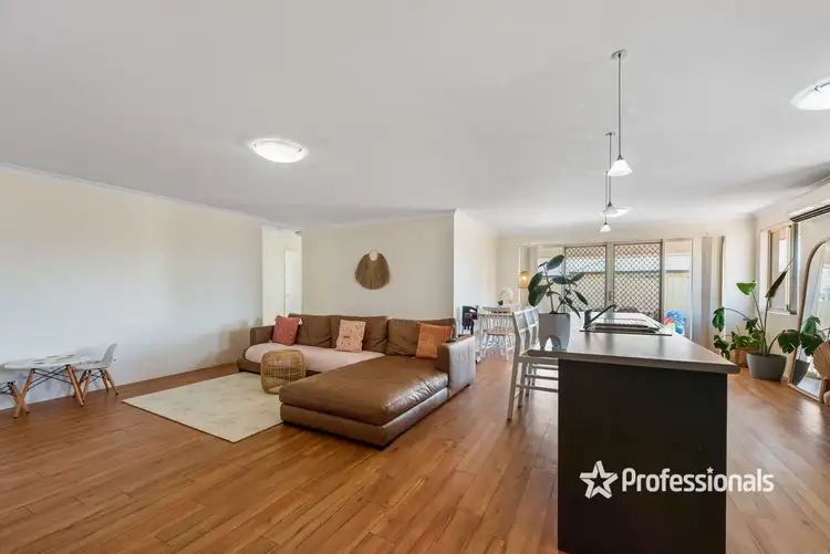 Second view of Homely house listing, 33 Beachcomber Hill, Glenfield WA 6532
