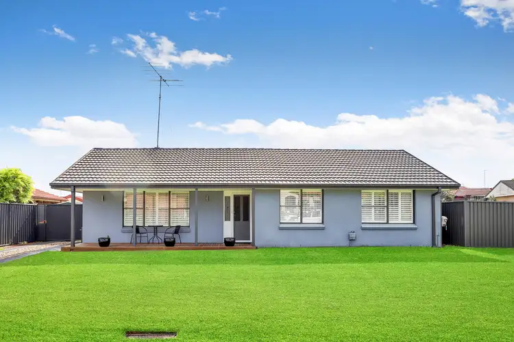 60 Menzies Circuit, St Clair NSW 2759