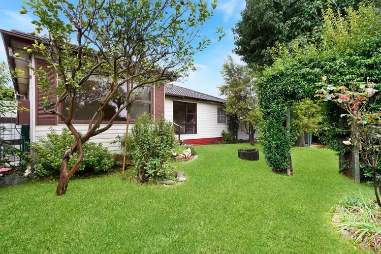 12 Megan Avenue, Smithfield NSW 2164
