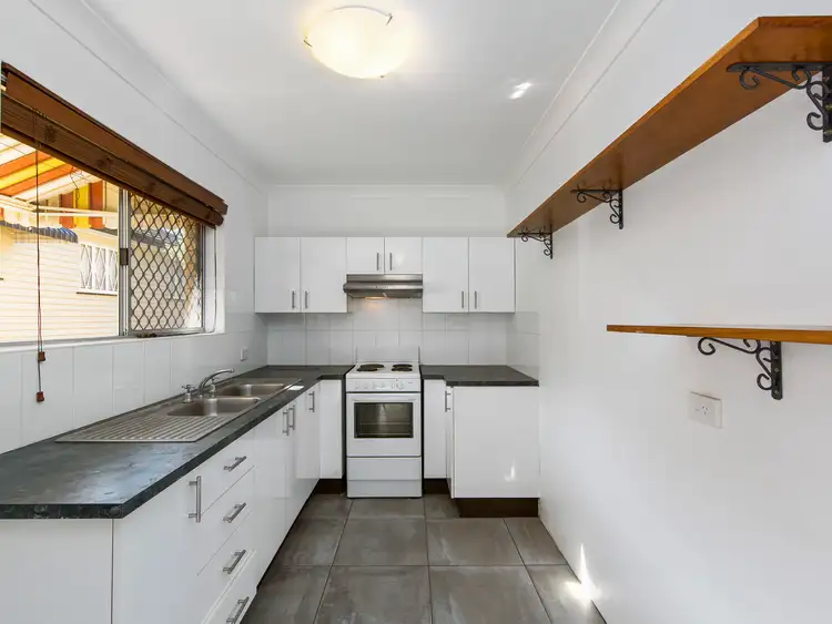 2/3 Beaconsfield Tce, Gordon Park QLD 4031