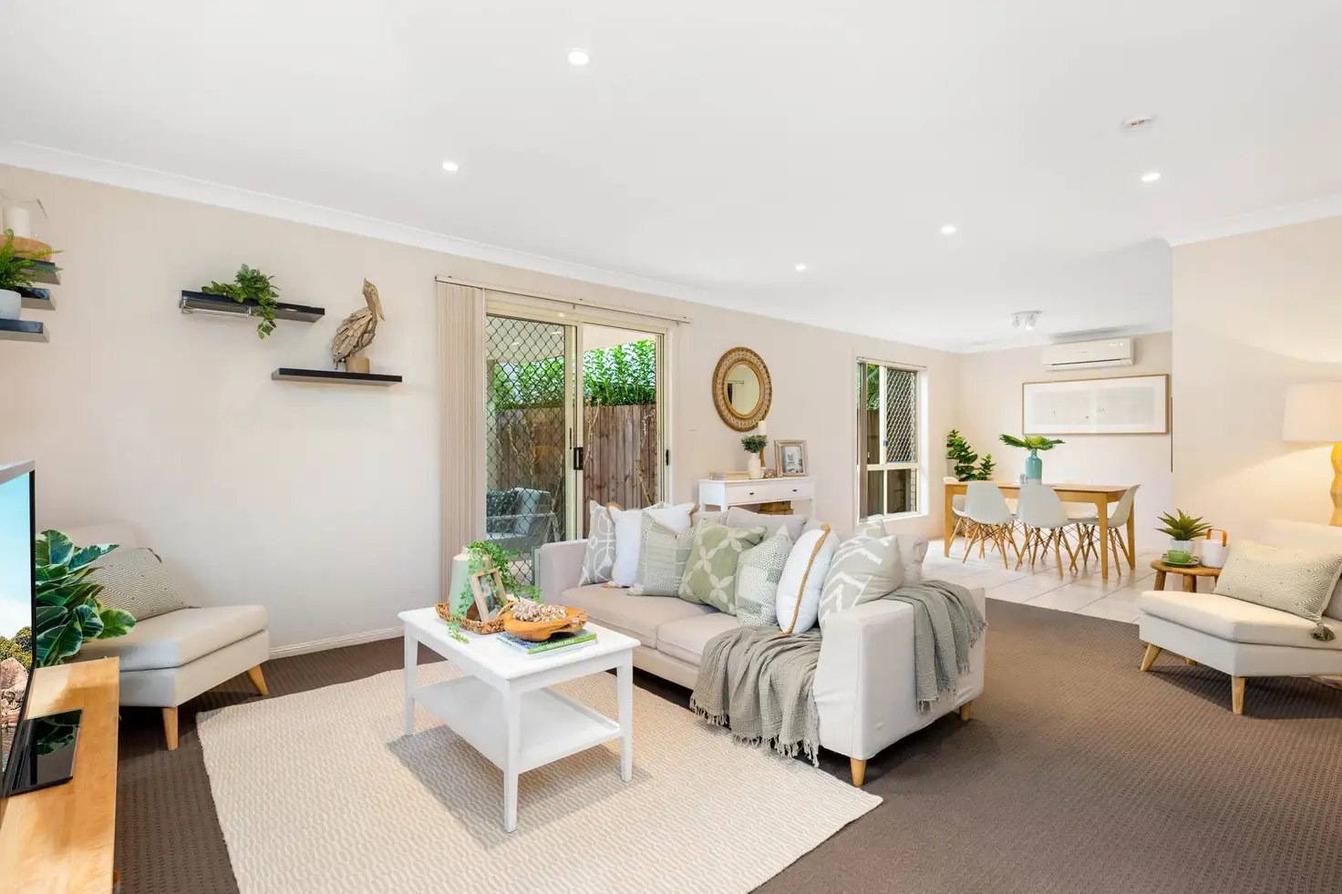 Main view of Homely townhouse listing, 2/693 Wynnum Road, Morningside QLD 4170