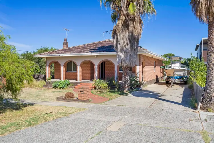 5 Minilya Avenue, White Gum Valley WA 6162