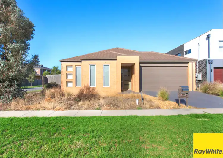 135 Featherbrook Drive, Point Cook VIC 3030