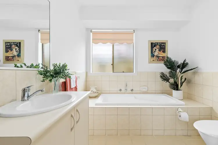 Sixth view of Homely unit listing, 1/18 Harker Street, Sunbury VIC 3429