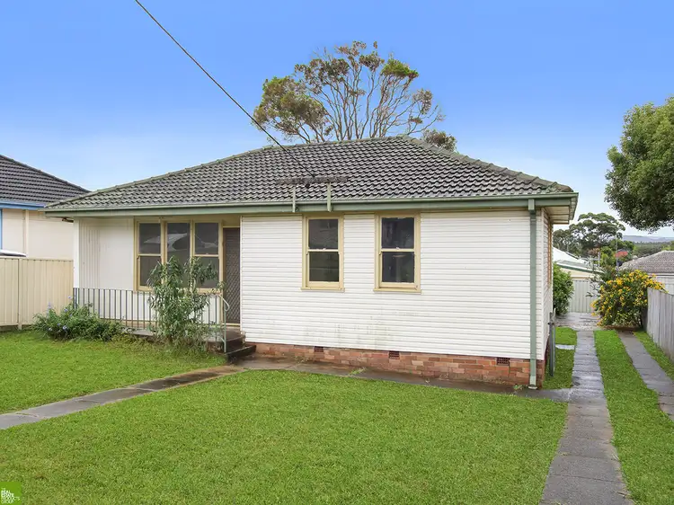 13 Girraween Avenue, Lake Illawarra NSW 2528
