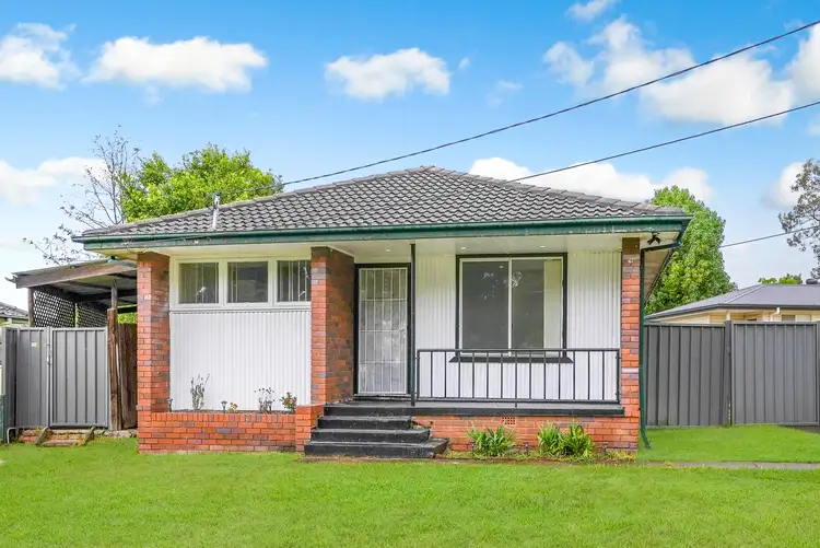 17 Forrester Road, Lethbridge Park NSW 2770