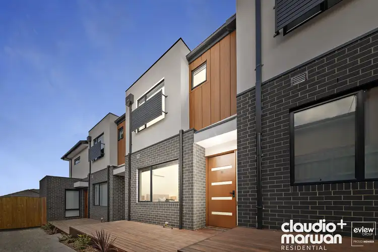 9 & 11/15-17 Nerissa Grove, Oak Park VIC 3046
