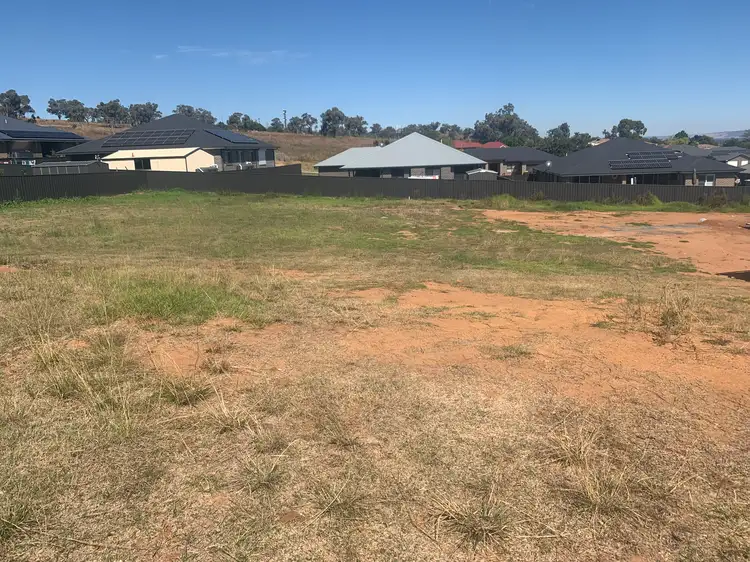 4 Tokyo Terrace, Cowra NSW 2794