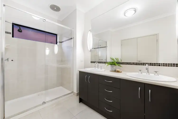 Fourth view of Homely house listing, 25 Murchison Link, Pakenham VIC 3810