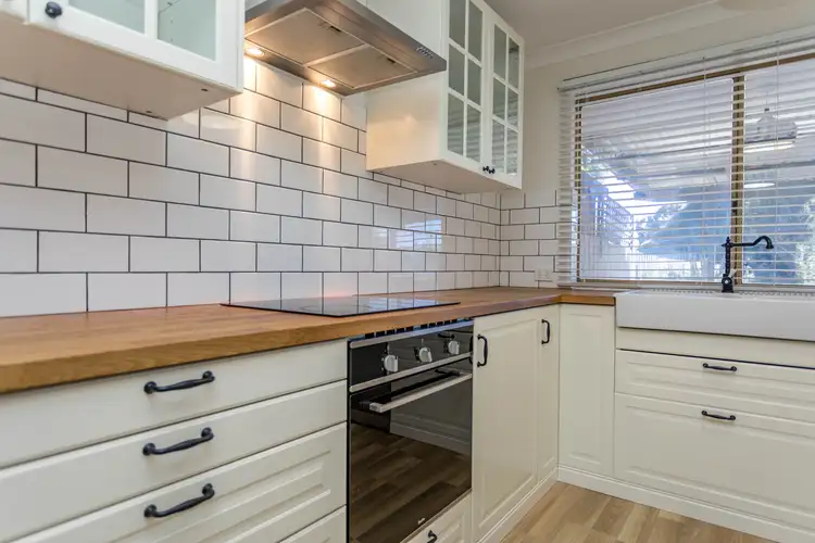 Seventh view of Homely house listing, 6B Knott Court, Camillo WA 6111