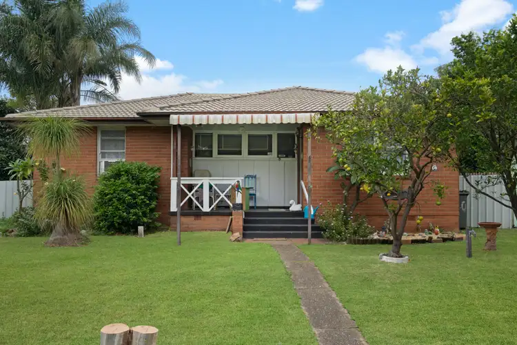 40 Melanesia Avenue, Lethbridge Park NSW 2770