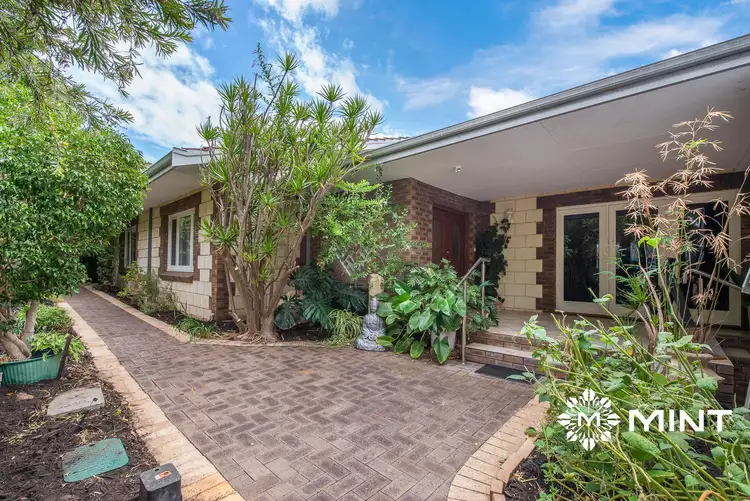 11 Hopgood Street, Melville WA 6156