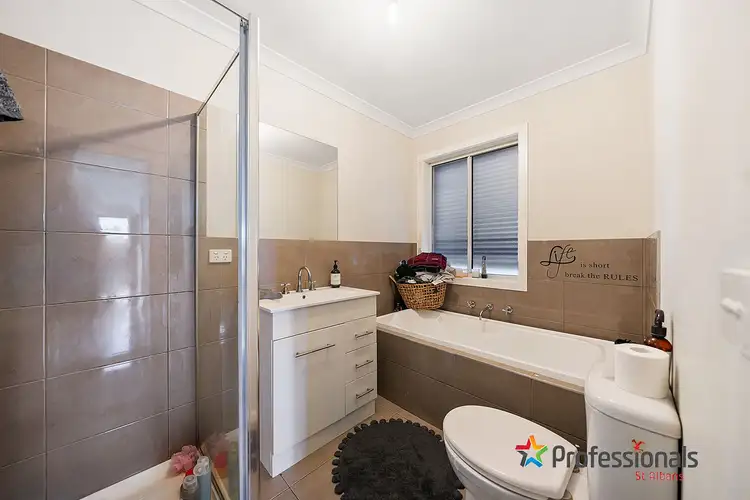 Sixth view of Homely unit listing, 1/10 Miles Street, Deer Park VIC 3023