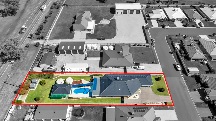 19 Mawson Close, Tamworth NSW 2340
