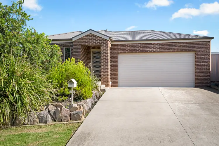 15 Chafia Place, Springdale Heights NSW 2641
