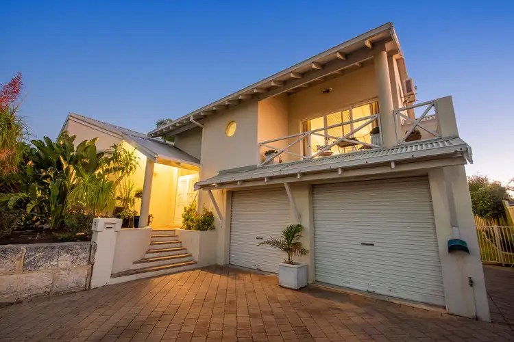 19 Sierra Chase, Leeming WA 6149