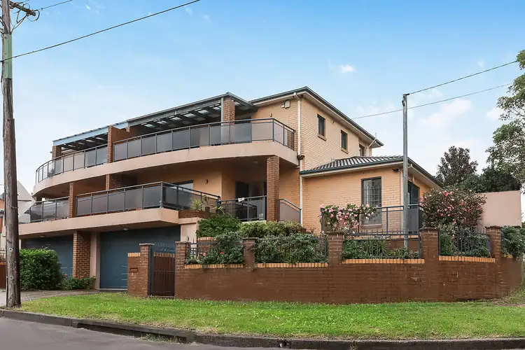 1 Junee Crescent