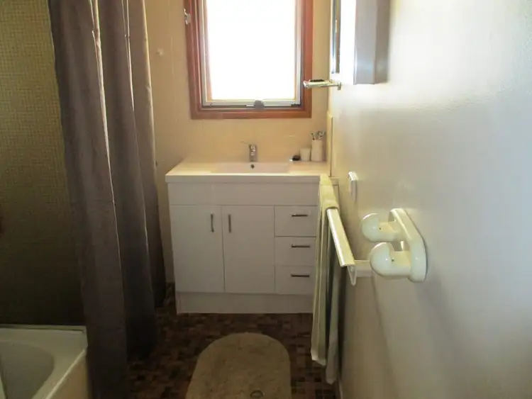 Fifth view of Homely house listing, 10 CLOTHIER CRESCENT, Cowell SA 5602