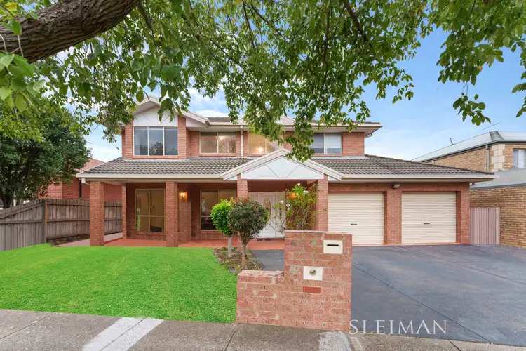 8 Queens Parade, Hillside VIC 3037