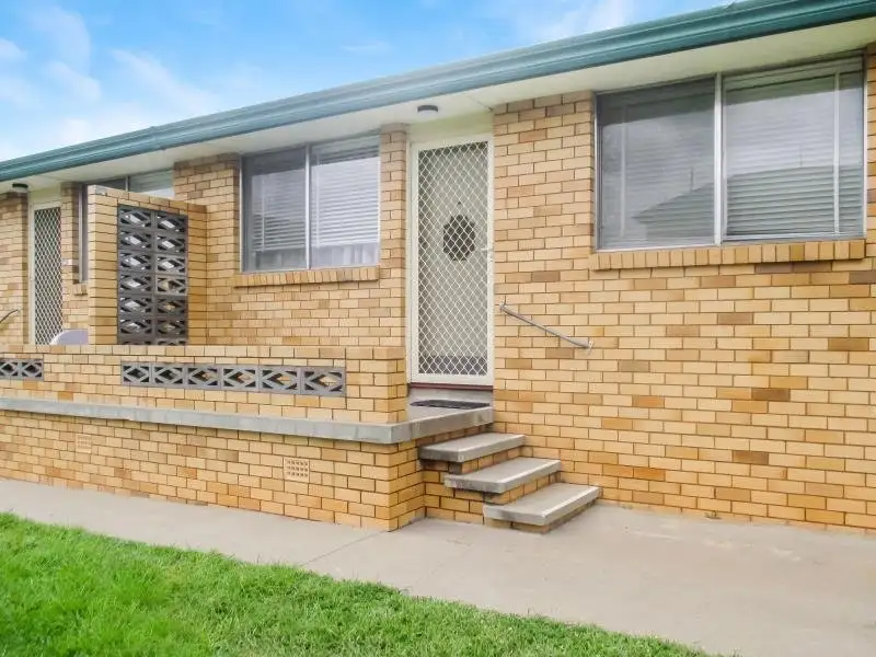 Main view of Homely unit listing, 4/64 Crown Street, Tamworth NSW 2340
