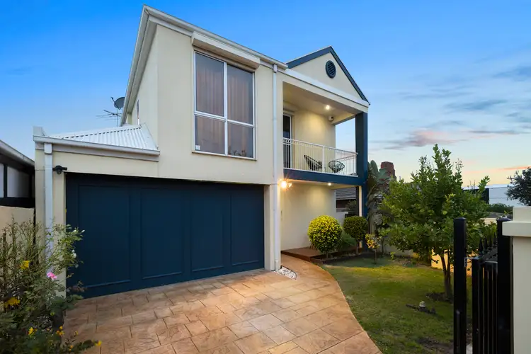 1/2 Bapaume Avenue, Edithvale VIC 3196