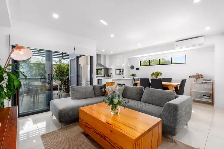 2/15 Gary Street, Morningside QLD 4170