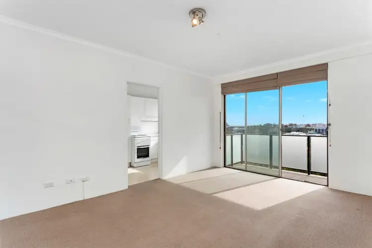27/4 Lamont Street