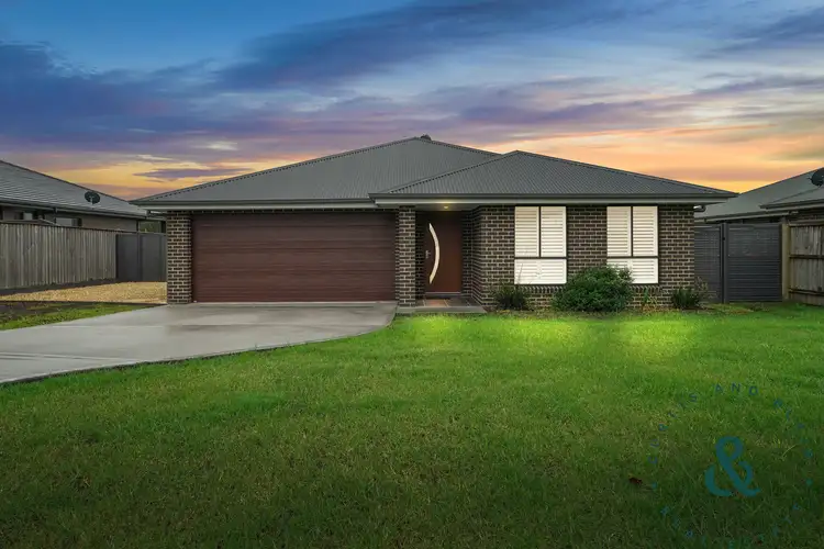 7 Royal Avenue, Medowie NSW 2318
