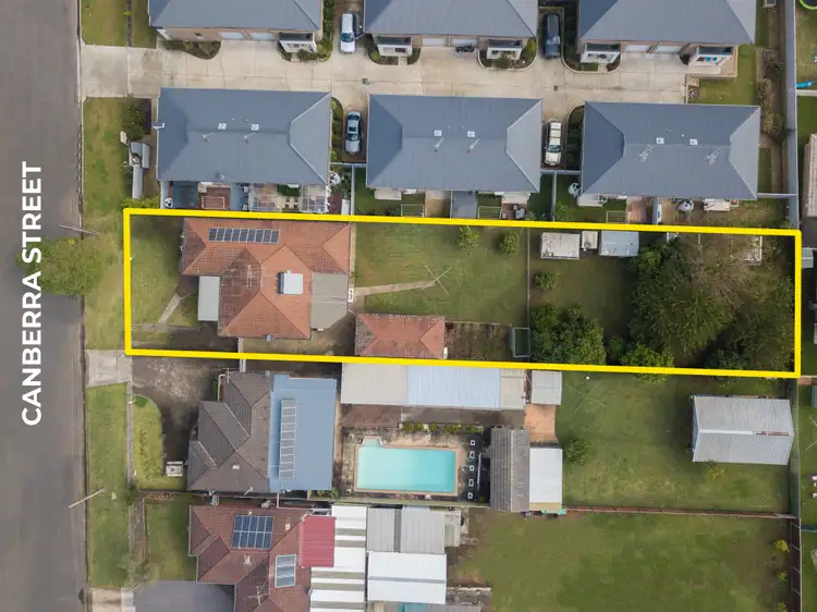 43 Canberra Street, Oxley Park NSW 2760