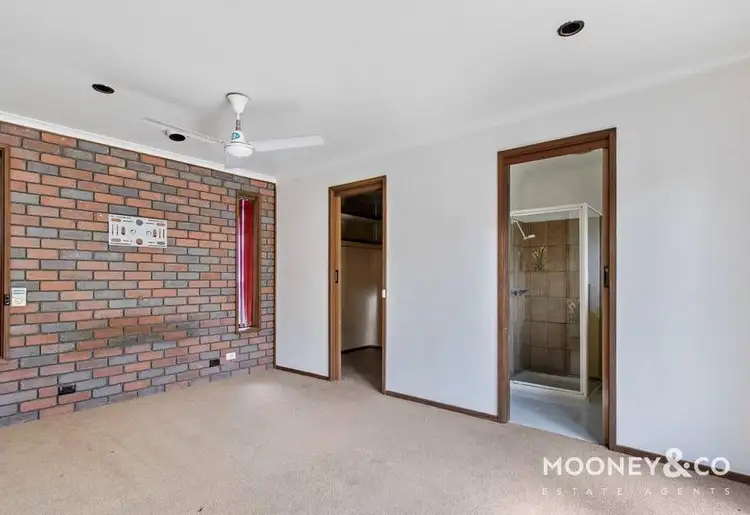 Sixth view of Homely house listing, 2 Halstead Court, Cranbourne VIC 3977