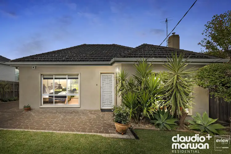 24 Xavier Street, Oak Park VIC 3046