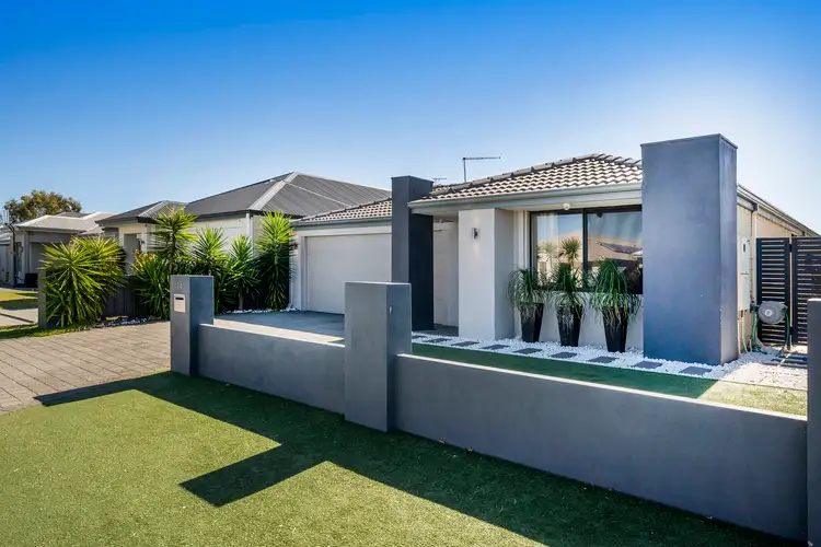 24 Gicha Close, Lake Coogee WA 6166