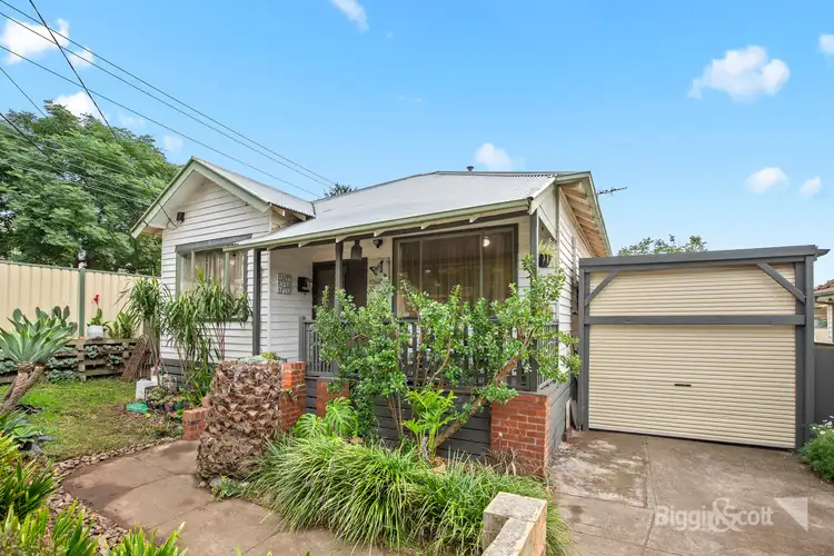 Second view of Homely house listing, 32 Oakland Street, Maribyrnong VIC 3032